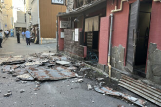 bilantul cutremurului din japonia ajunge la 28 de morti zeci de mii de locuinte fara curent tara se confrunta cu un val de canicula 6a6ae2c906a6e
