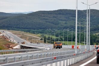 bolojan peste 40 km din autostrada transilvania intre cluj si zalau vor fi deschisi pana la 1 decembrie 6a538c1c2856f
