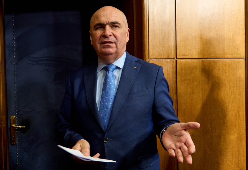 bolojan se tine legat cu lanturi de scaunul de la palatul victoria desi a fost demis de aproape trei luni 6a6520c85abff