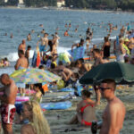 cat isi permit romanii din veniturile lor mai putin de o treime dintre gospodarii au avut bani pentru o saptamana de concediu 6a65ff1782de1