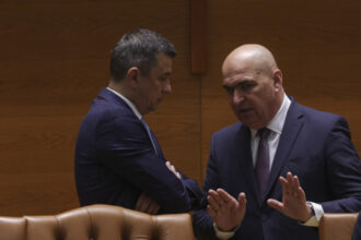 cum a incercat nicusor dan sa i impace pe sorin grindeanu si ilie bolojan asta e frustrarea mea din ultimele doua luni 6a5a760183834