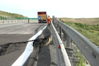de ce a fost inchis un sens de circulatie pe a10 sebes turda dupa ce s a surpat o parte din drum explicatiile cnair 6a4f79753f516