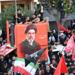 dilema succesiunii in iran ce dezvaluie absenta lui mojtaba khamenei de la inmormantarea tatalui sau despre noua republica islamica 6a51499487afe