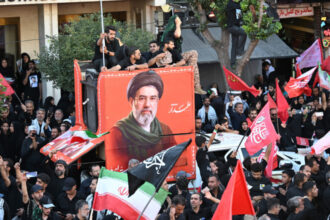 dilema succesiunii in iran ce dezvaluie absenta lui mojtaba khamenei de la inmormantarea tatalui sau despre noua republica islamica 6a51499487afe