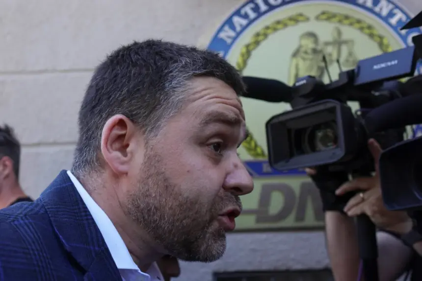 dna redusa la o institutie de fatada in timp ce mafia imobiliara prospera sub zambetul lui ciprian ciucu 6a6871389fb03