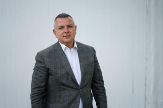 eduard koler deputat aur domnule virgil popescu partidul aur nu s a opus doborarii dronelor ostile ci unei legi care scoate romania din lantul decizional privind apararea propriului spat 6a64e7b18c676
