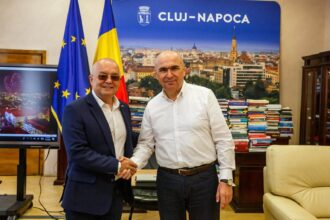 emil boc s a intalnit cu premierul ilie bolojan discutii despre proiectele pnrr si prioritatile administrative 6a51260808283