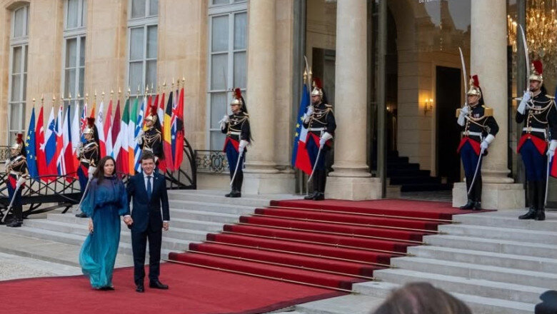 foto nicusor dan si mirabela gradinaru la palatul elysee presedintele si partenera sa au participat la receptia de ziua frantei 6a55cac912333