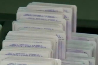 frauda la examenul pentru permis candidatii primeau din exterior raspunsurile la teste folosind aparatura audio video 6a638669cc33f