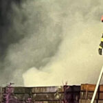 incendiu in zona pietei garii din targu mures au luat foc stive de traverse de cale ferata 6a500639ee8f6