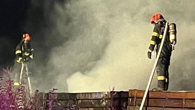 incendiu in zona pietei garii din targu mures au luat foc stive de traverse de cale ferata 6a500639ee8f6