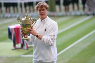 jannik sinner l a invins pe alexander zverev si si a pastrat titlul de la wimbledon dupa un meci maraton 6a53fab50d1ab