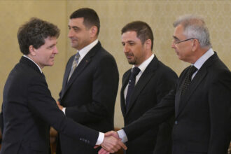 liderul senatorilor aur il acuza pe nicusor dan a devenit garantul crizei politice desi ar fi trebuit sa fie un garant al democratiei 6a50900560d7b