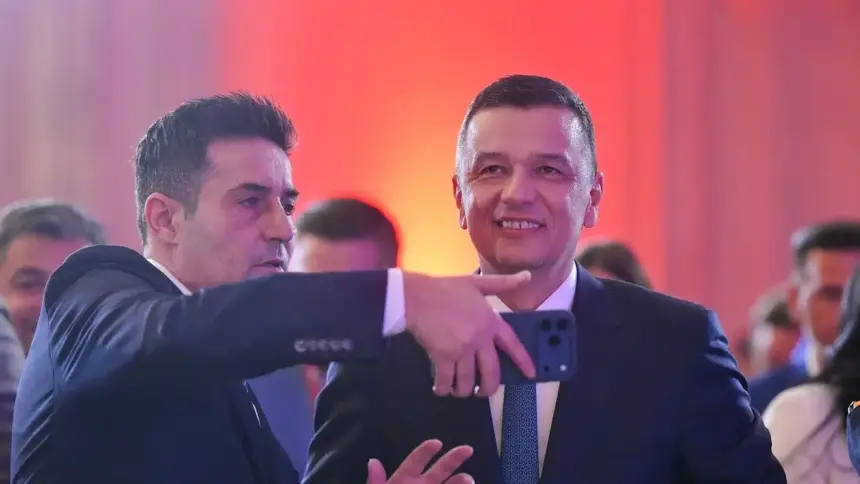 lui grindeanu ii sta bine in rolul de popa prostu mai baga o fisa cu nazare in speranta ca va obtine o majoritate 6a67b8111462b