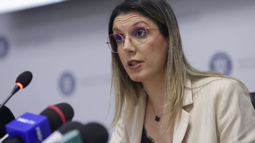 ministrul mediului diana buzoianu refuza cu obstinatie sa faca controale in costinesti unde interlopul psd horia constantinescu a realizat lucrari ilegale si a ocupat abuziv o portiune de plaja prin 6a5e1406e0841