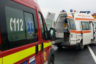 planul rosu de interventie a fost activat in judetul arges dupa un accident rutier un microbuz a iesit de pe sosea 6a6c50a4cbf8e