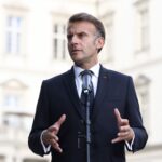 pompierii romani felicitati de emmanuel macron pentru interventia in incendiile din franta 6a6511e9863b8