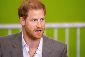 printul harry a acceptat oferta de a locui la palatul buckingham in timpul vizitei sale in marea britanie 6a4ba139bee71
