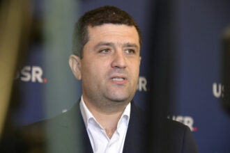 radu miruta psd a dus masina in sant daca o scuturi pica chitul de pe ea 6a53d96d4ea45