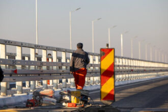 restrictii de circulatie pe autostrada moldovei din cauza reparatiilor la parapet autoritatile cer soferilor sa circule cu prudenta 6a54a379d7d21