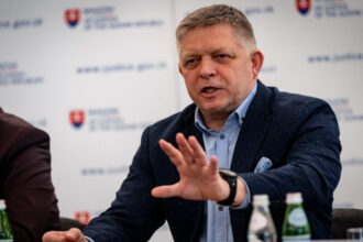 robert fico se opune suspendarii spaniei din schengen si ofera ajutor pentru controalele la frontiera 6a6d15487577b