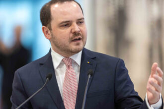 rogobete il critica pe bolojan pe fondul grevei din sanatate reforma nu inseamna sa golesti spitalele de doctori 6a68df4e00dc9