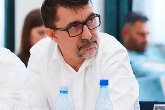 senatorul udmr lorand turos e indicat de o publicatie ungara ca ar prelua prin achizitie 12 frecvente radio in transilvania care se aflau sub controlul fidesz 6a664385103dc
