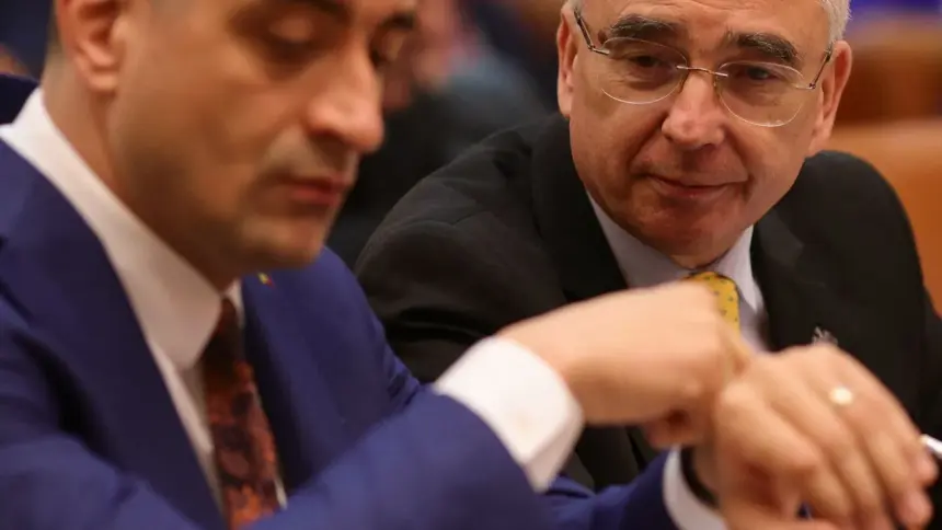 simion i a retrogradat pe peiu si enache la rolul de simpli aghiotanti ii va face si pe ei tradatori 6a68f22d18ae5