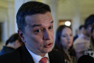 sorin grindeanu raspunde atacurilor lui petrisor peiu a venit incalzit de pe plajele suveraniste din italia 6a60c74553b45