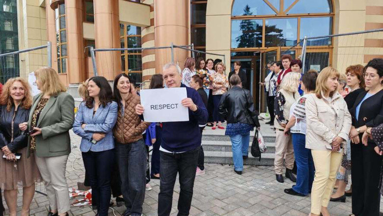 standarde inalte recompense pe masura sindicalistii din finante anunta un nou protest fata de proiectul noii legi a salarizarii 6a54cdba08cfa