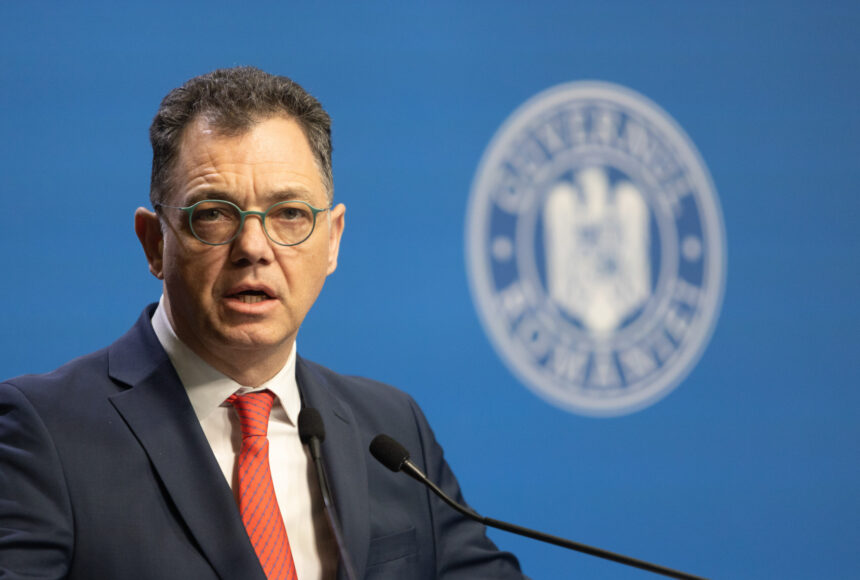 stefan radu oprea o acuza pe oana gheorghiu ca exagereaza reforma companiilor de stat romania a pierdut 200 de milioane de euro 6a539a242998d