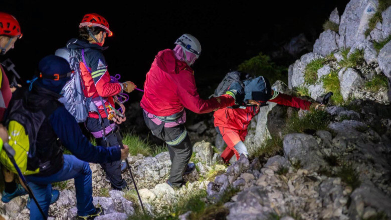 trei turisti straini care au urcat pe munte fara echipament potrivit au fost salvati dupa o misiune de sapte ore a salvamontistilor 6a4d00a64ff14