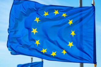 uniunea europeana va revizui normele privind proprietatea companiilor aeriene preluarea unui operator low cost in vizorul oficialilor 6a60f1783995e
