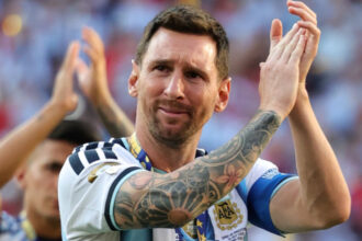 video ce cadouri personalizate a oferit lionel messi tuturor coechipierilor sai dupa cupa mondiala 6a66e0351dbb8
