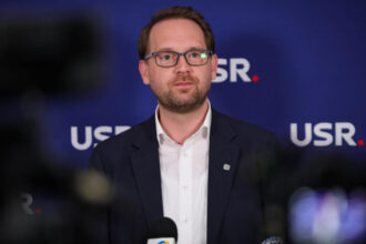 video dominic fritz la un pas sa piarda mandatul de primar amendamentul depus de psd la legea integritatii a iscat scandal la senat 6a6b291d480be