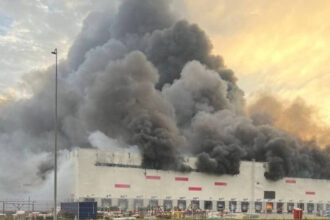 video incendiu la un centru logistic al wildberries din orasul rus riazan dupa un atac cu drone 6a699f7319023