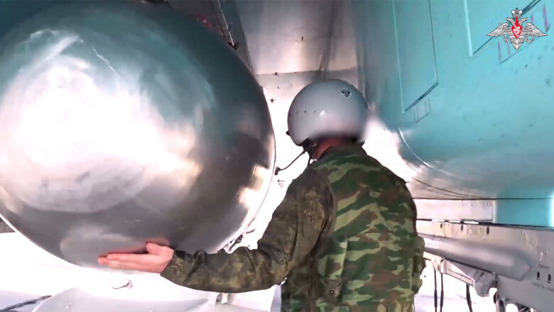 video momentul in care rusia lanseaza o bomba glisanta fab 3000 devastatoare de trei tone asupra unui orasel ucrainean 6a562d148e97d