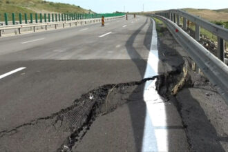 video pericol pe a10 sebes turda o portiune de drum s a surpat circulatia este restrictionata 6a4b5ae4f1483