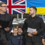 zelenski dupa vizita cu noul premier britanic la baza navala din portsmouth ucraina se apropie din ce in ce mai mult de tarile nato 6a683fc6894cf