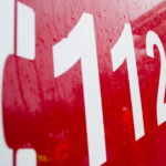 accident pe valea oltului la calimanesti doua masini s au ciocnit o victima incarcerata una pe asfalt traficul e blocat 6a6da1ebd1a55