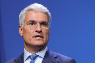 cand si cum ar putea trece romania la euro anuntul ministrului dragos pislaru 6a82eede008d4