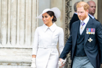 ce se intampla cu securitatea printului harry si a sotiei sale meghan dupa revenirea in marea britanie ce spune premierul andy burnham 6a880a9aecf9b