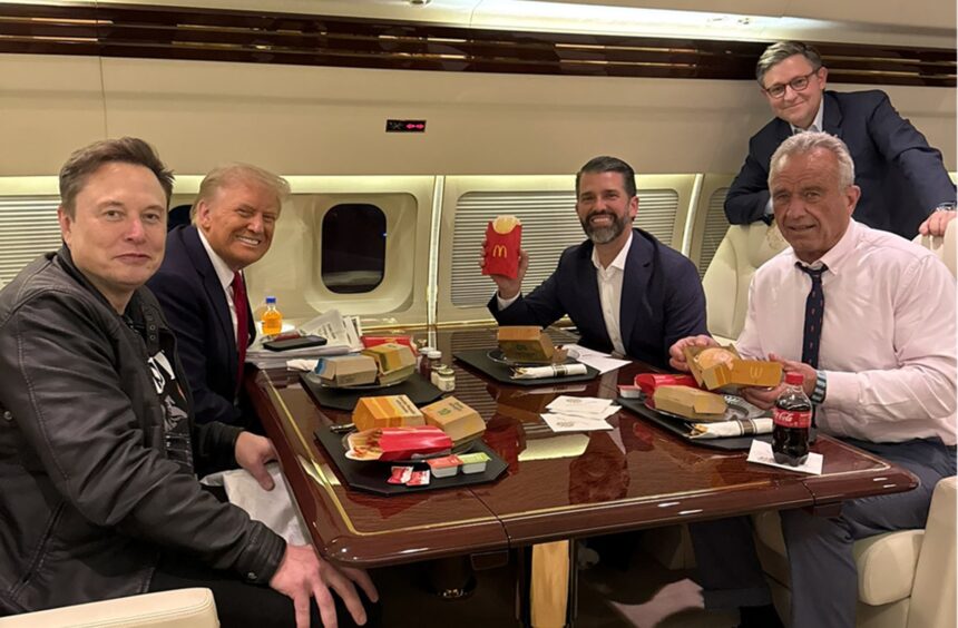 cutii peste cutii de la mcdonalds ce mananca trump in avion si de ce refuza restaurantele locale 6a809d8415e09