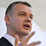 eugen tomac despre legea salarizarii nicusor dan nu va promulga o lege prin care sa fie diminuate veniturile din educatie si sanatate 6a82b1b2729a7