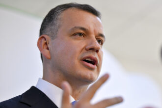 eugen tomac despre legea salarizarii nicusor dan nu va promulga o lege prin care sa fie diminuate veniturile din educatie si sanatate 6a82b1b2729a7