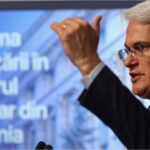 exclusiv mesajul lui pislaru pentru angajatii din educatie si sanatate sumele din legea salarizarii sunt maximul pe care romania si l permite 6a8b48563d91a