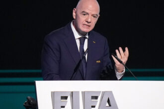 fifa a renuntat la planul de vanzare a cupei mondiale in valoare de 20 de miliarde de dolari relateaza new york post 6a6dcc16b6373