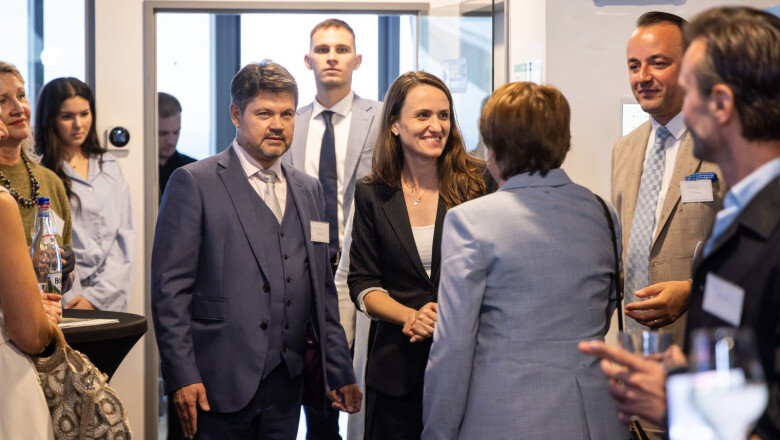 foto oana toiu anunta servicii consulare pentru romanii din hessa cand se deschide consulatul romaniei la frankfurt 6a8eda5524f04