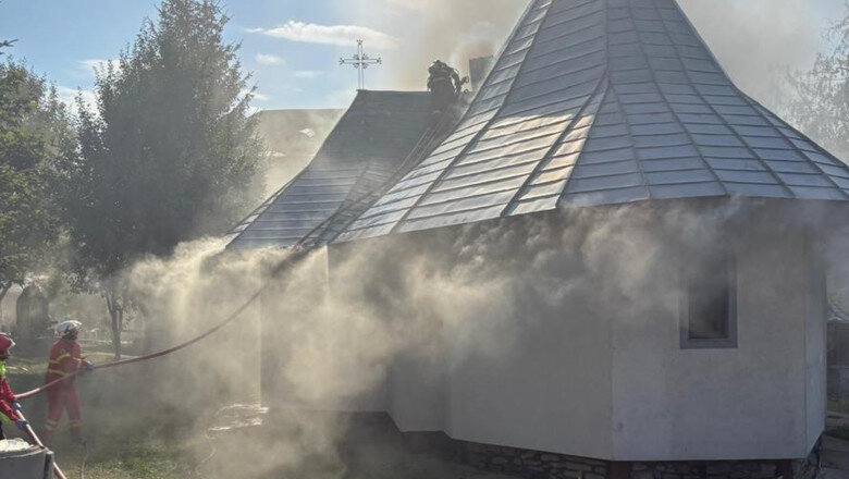 incendiu puternic la o manastire din suceava focul risca sa se extinda si la cladirile din jur 6a83190cdad35