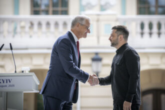 norvegia anunta un ajutor urias pentru ucraina 92 miliarde de dolari in 2027 cea mai mare parte destinata armamentului 6a8b101c97e89
